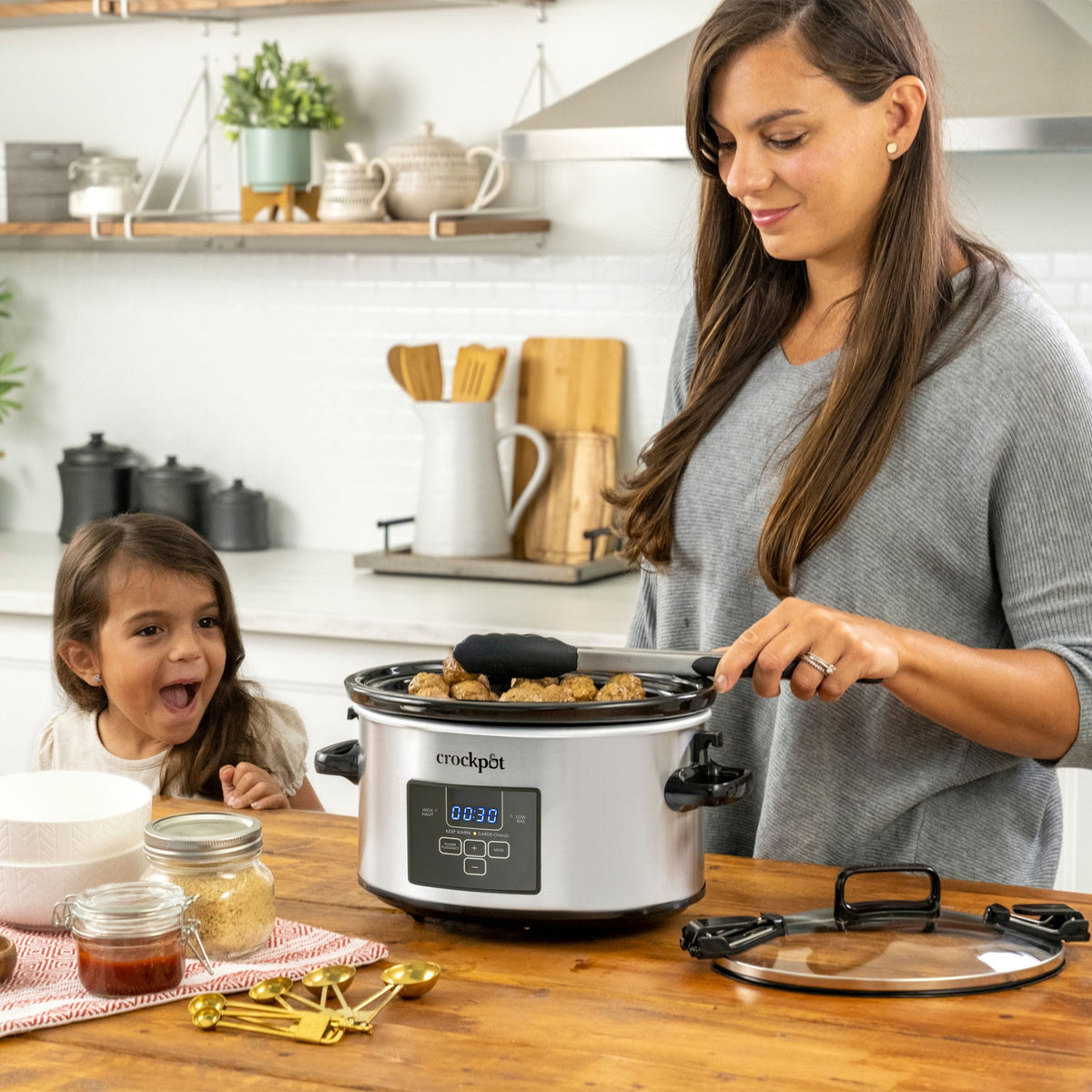Digital Programmable Slow Cooker with Locking Lid, Feeds 4 People & More, Stainless Steel, 4-qt T0F3 - product image 5
