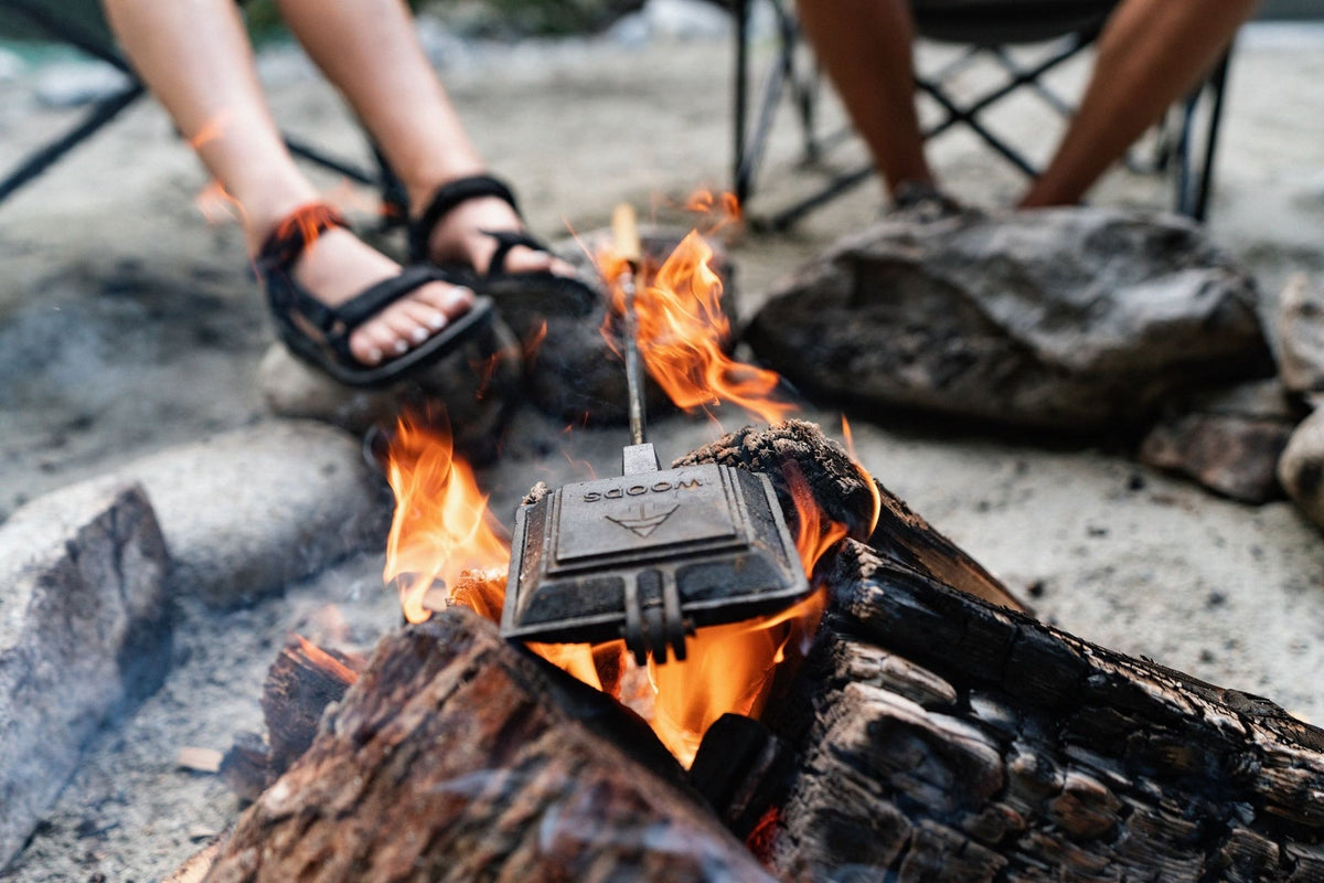 Cast Iron Non-Stick Camping Sandwich Toaster with Long Handle, 4x4-in U9Y6 - product image 3